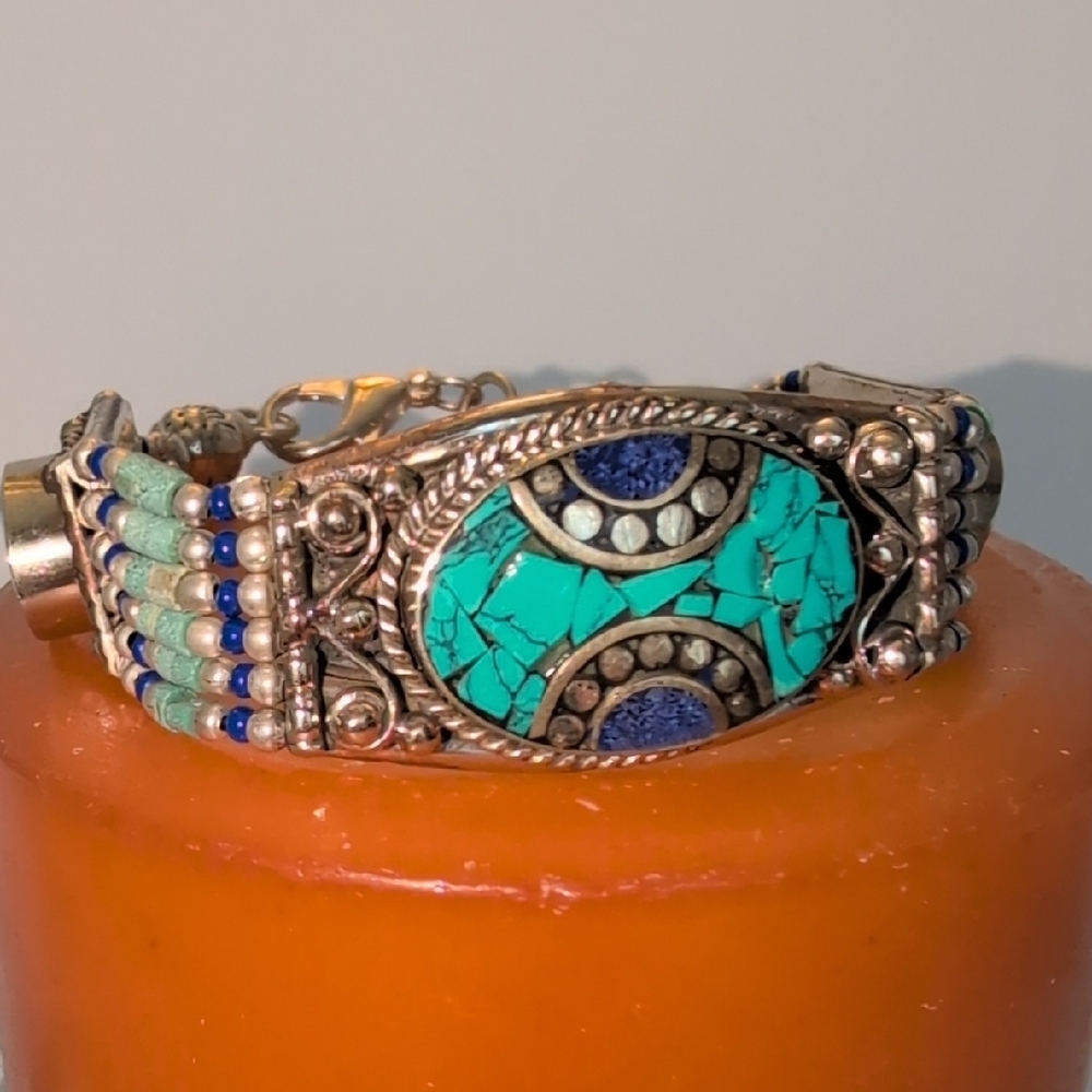 NWOT TIBETAN SILVER ARTISAN HANDCRAFTED BEADED bracelet